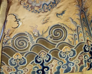 Detail eines Begräbnisgewandes, Qing-Dynastie (1644-1912)